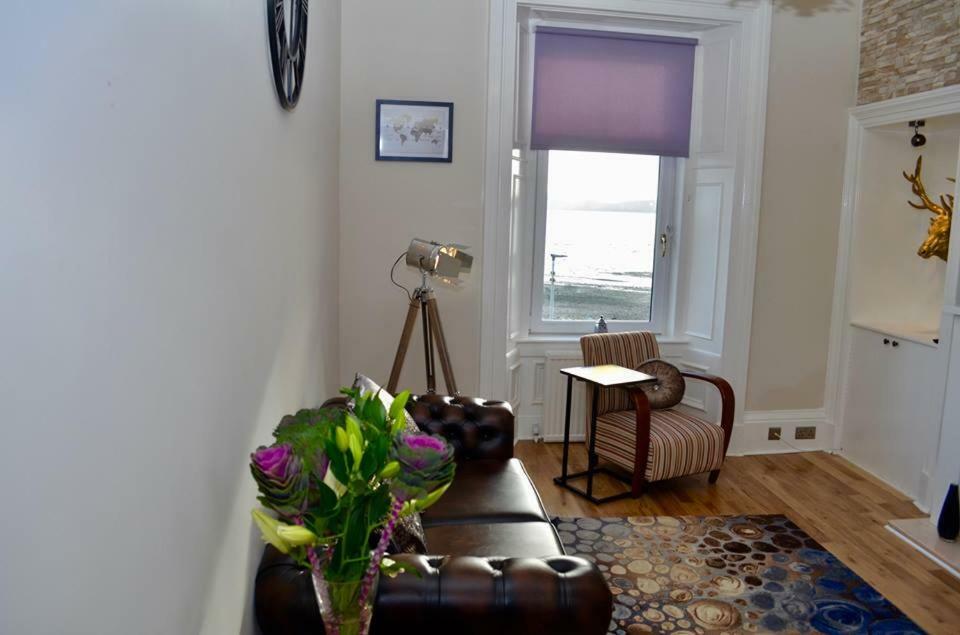 Clyde View Apartment Хелънсбърг Екстериор снимка
