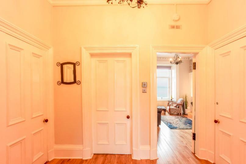 Clyde View Apartment Хелънсбърг Екстериор снимка